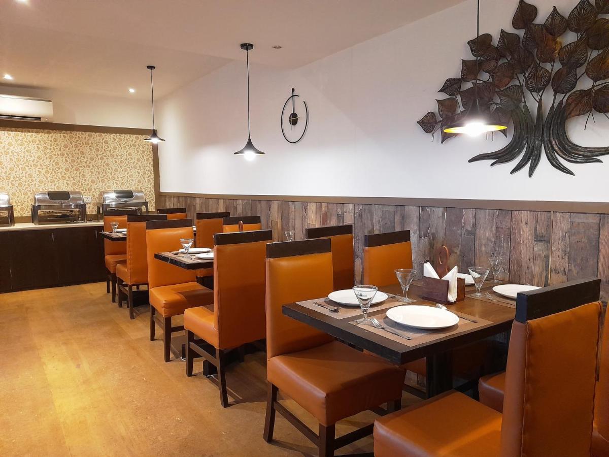Hotel Goa Continental Arpora Exterior photo