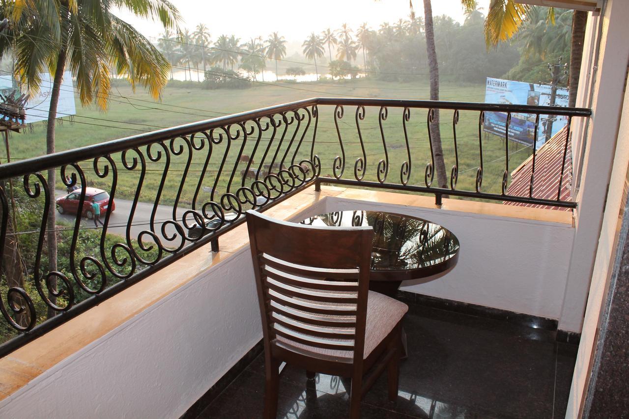 Hotel Goa Continental Arpora Exterior photo